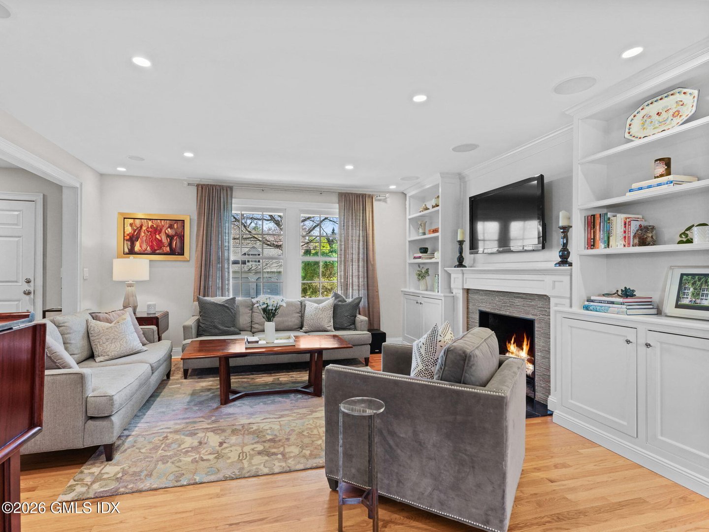 14 Pond Place Photo 6