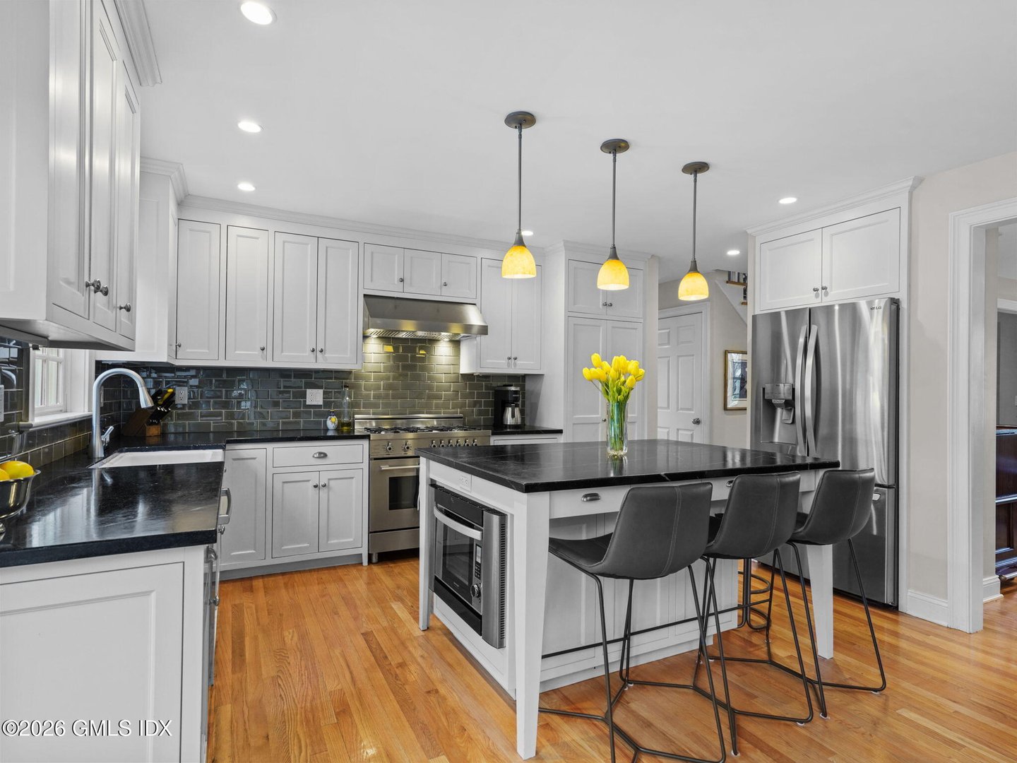 14 Pond Place Photo 10