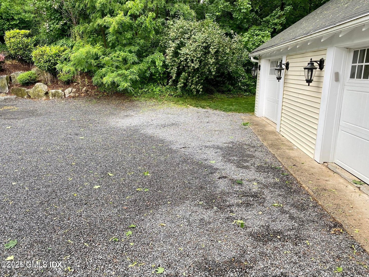 84-86 E Putnam Avenue Photo 29