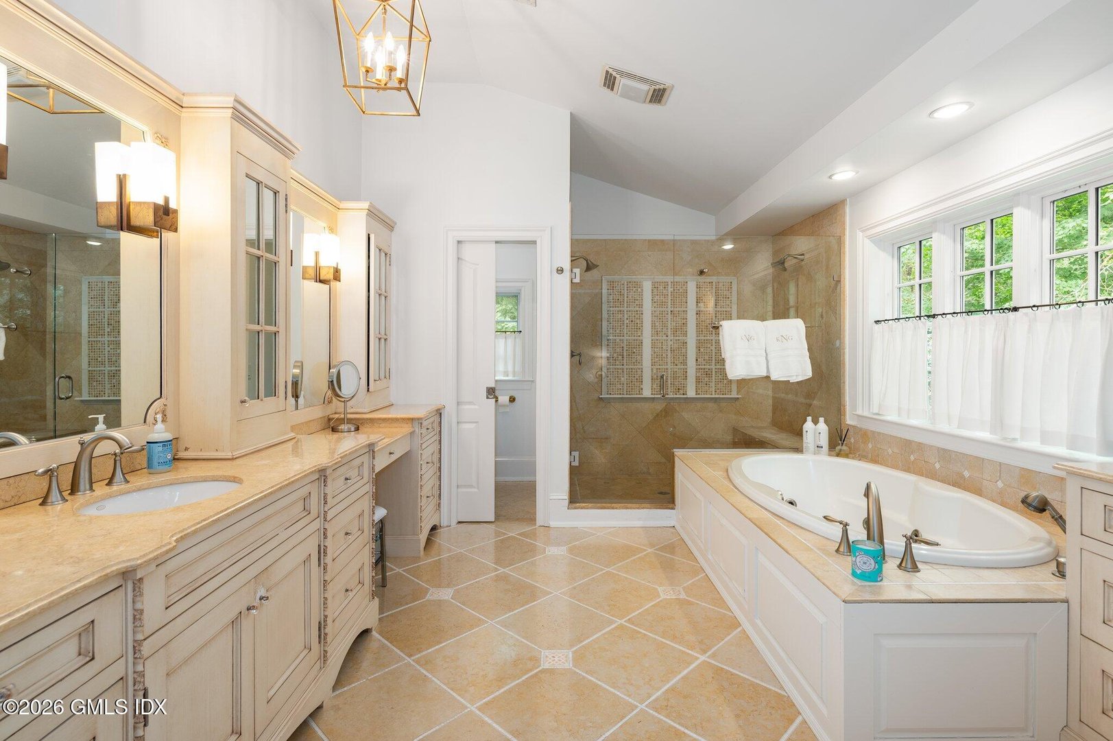 219 Orchard Street Photo 17