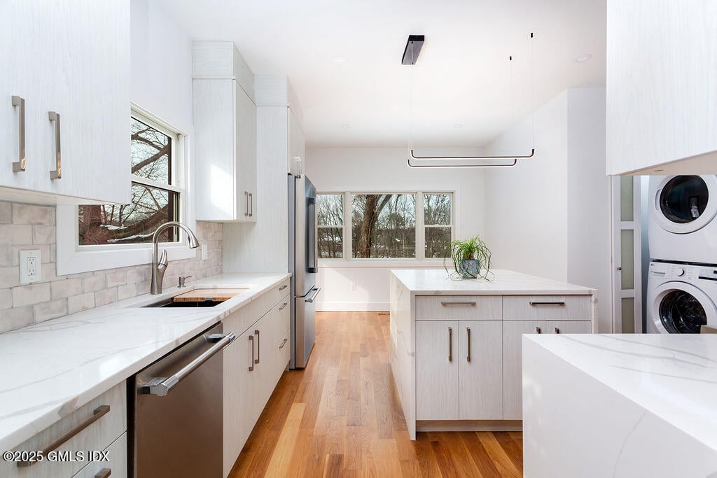 17 Maple Drive Photo 6