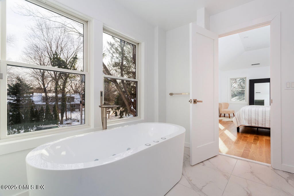 17 Maple Drive Photo 16