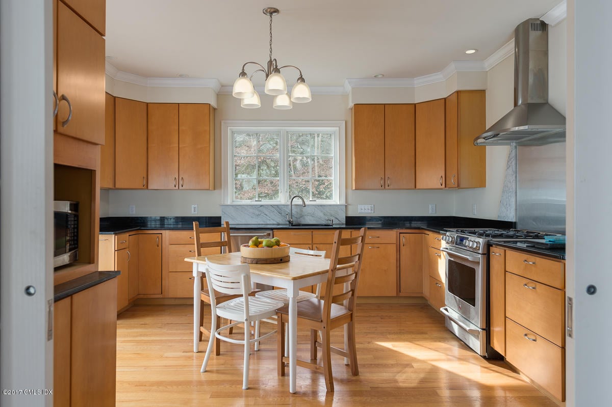 106 Orchard Street Photo 10