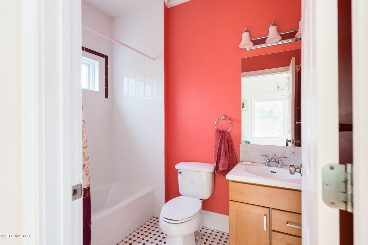 106 Orchard Street Photo 22