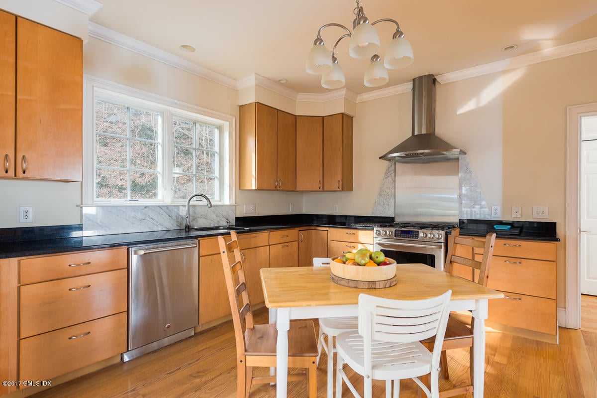 106 Orchard Street Photo 11