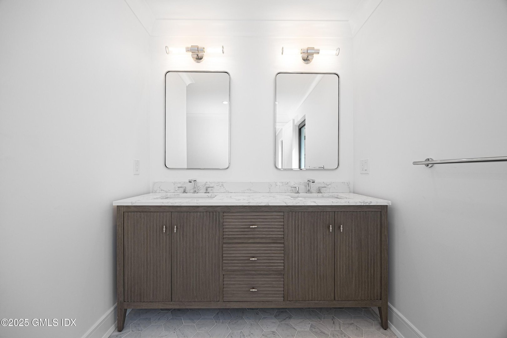 20 Sound Beach Avenue Photo 24