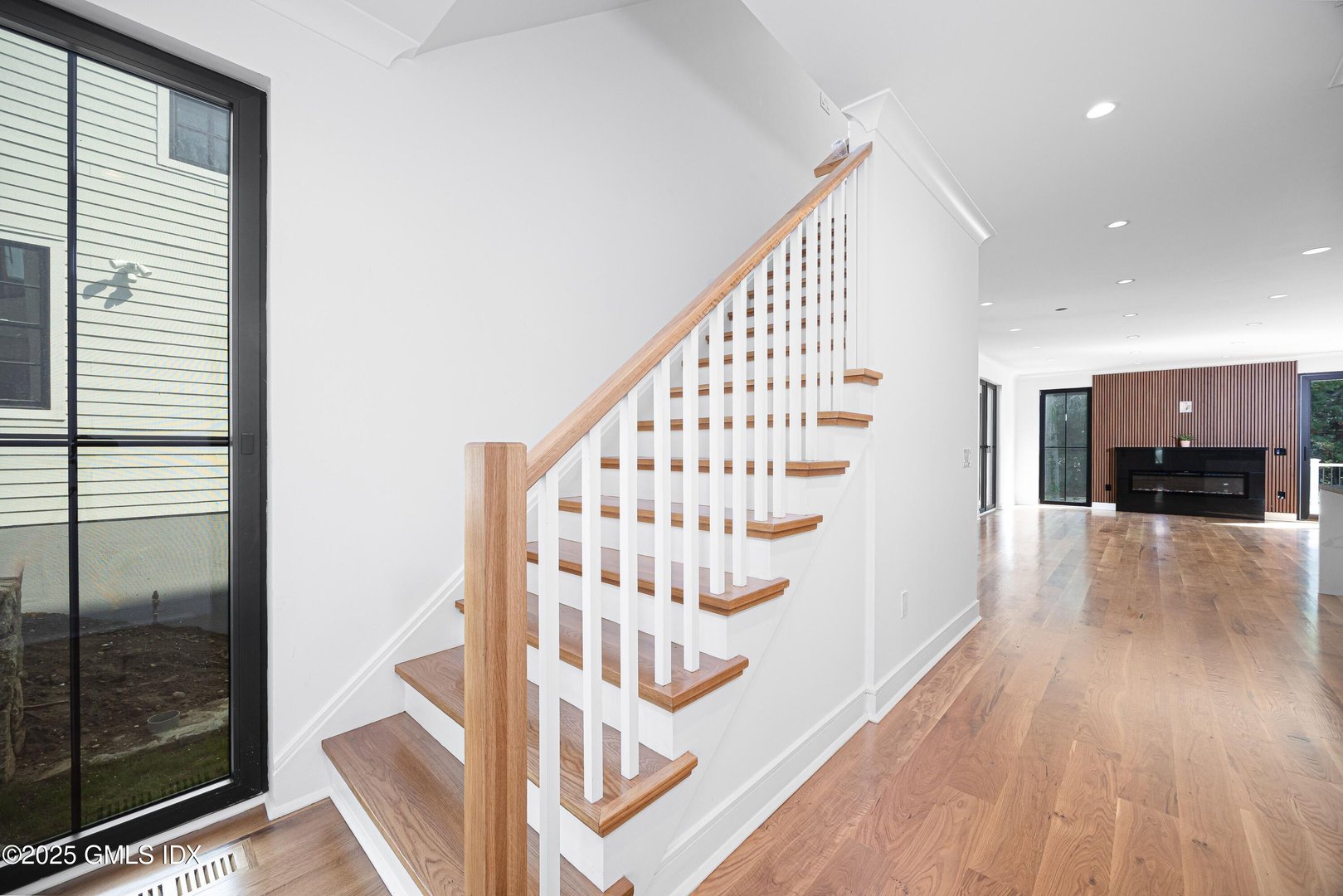 20 Sound Beach Avenue Photo 12