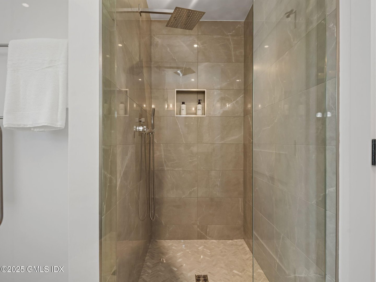 24 Valley Road Photo 17