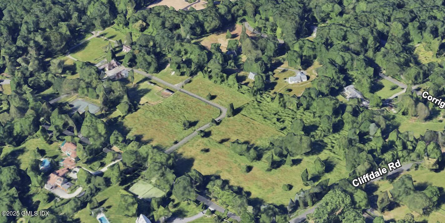 10 Cliffdale Road Photo 3