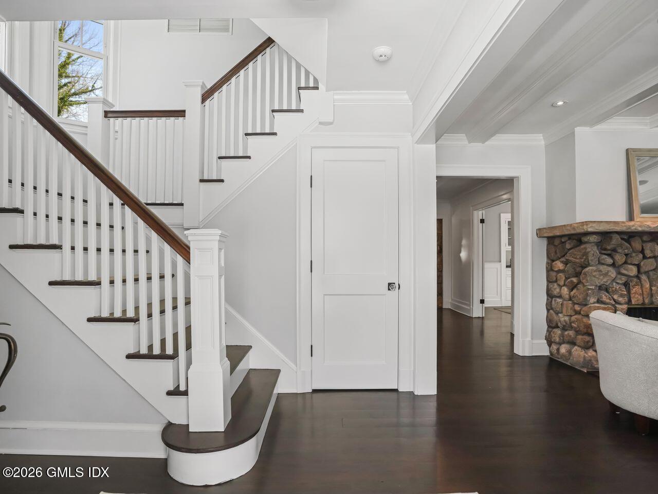 21 Lake Drive Photo 11