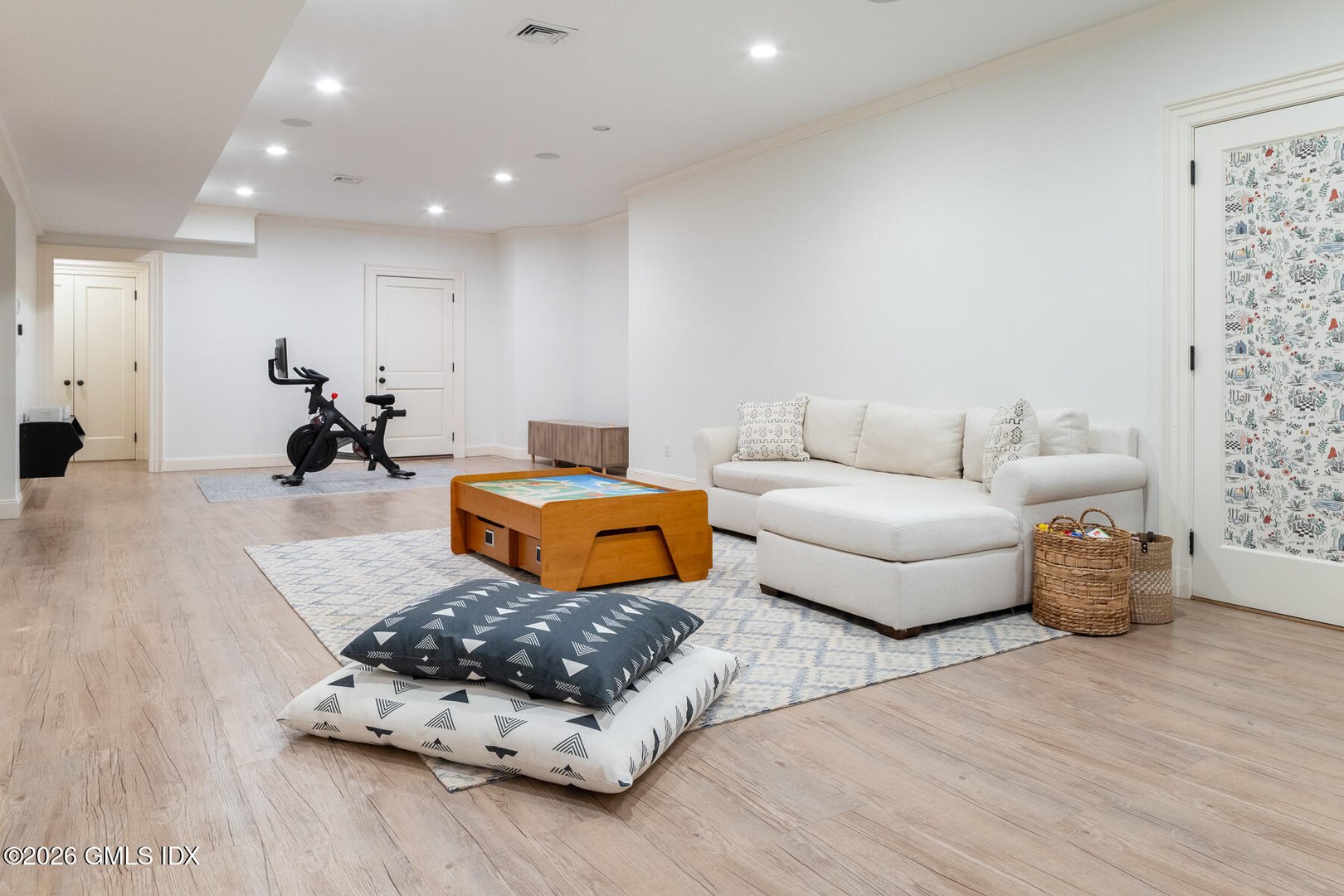 45 Willow Road Photo 24