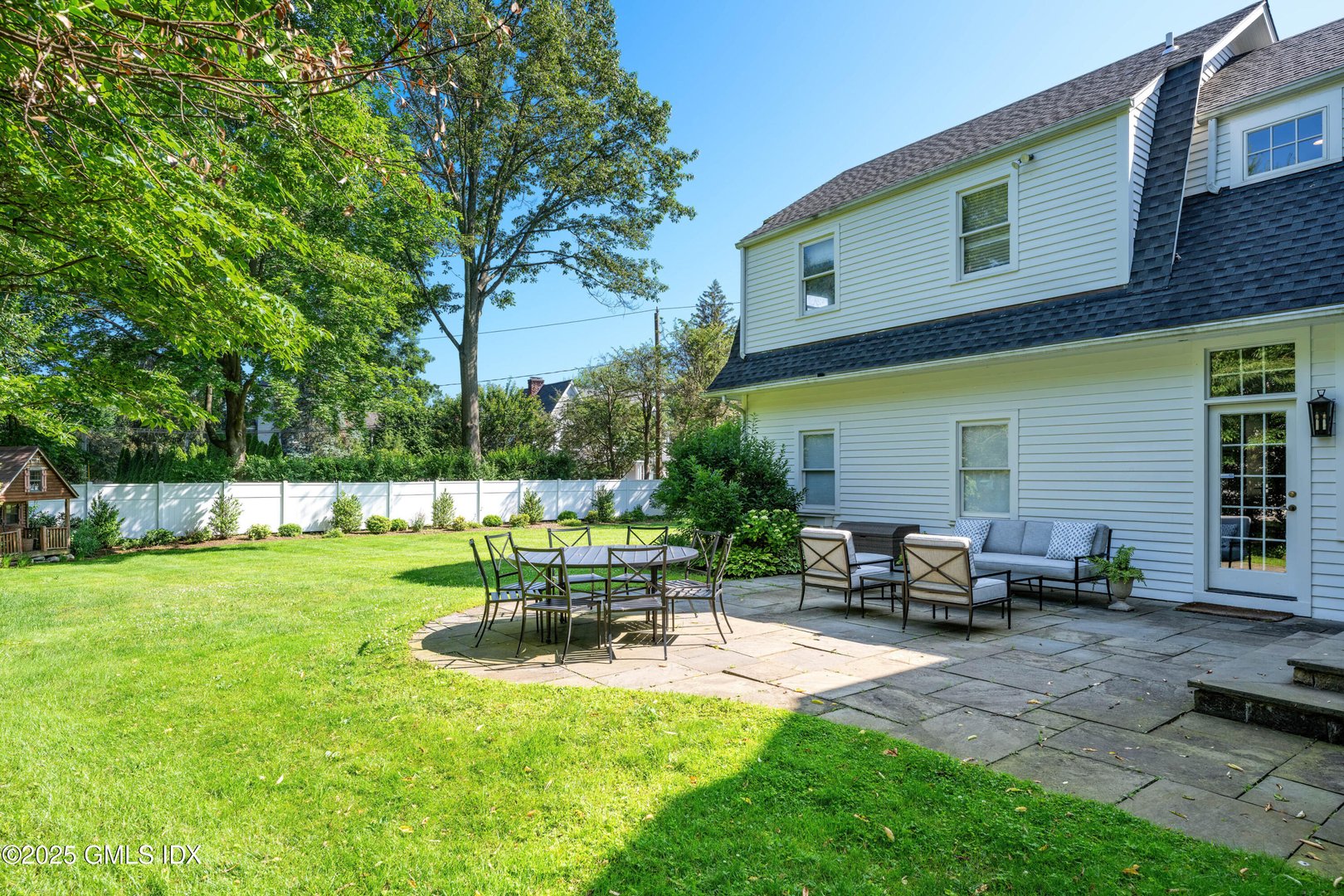 227 Riverside Avenue Photo 24