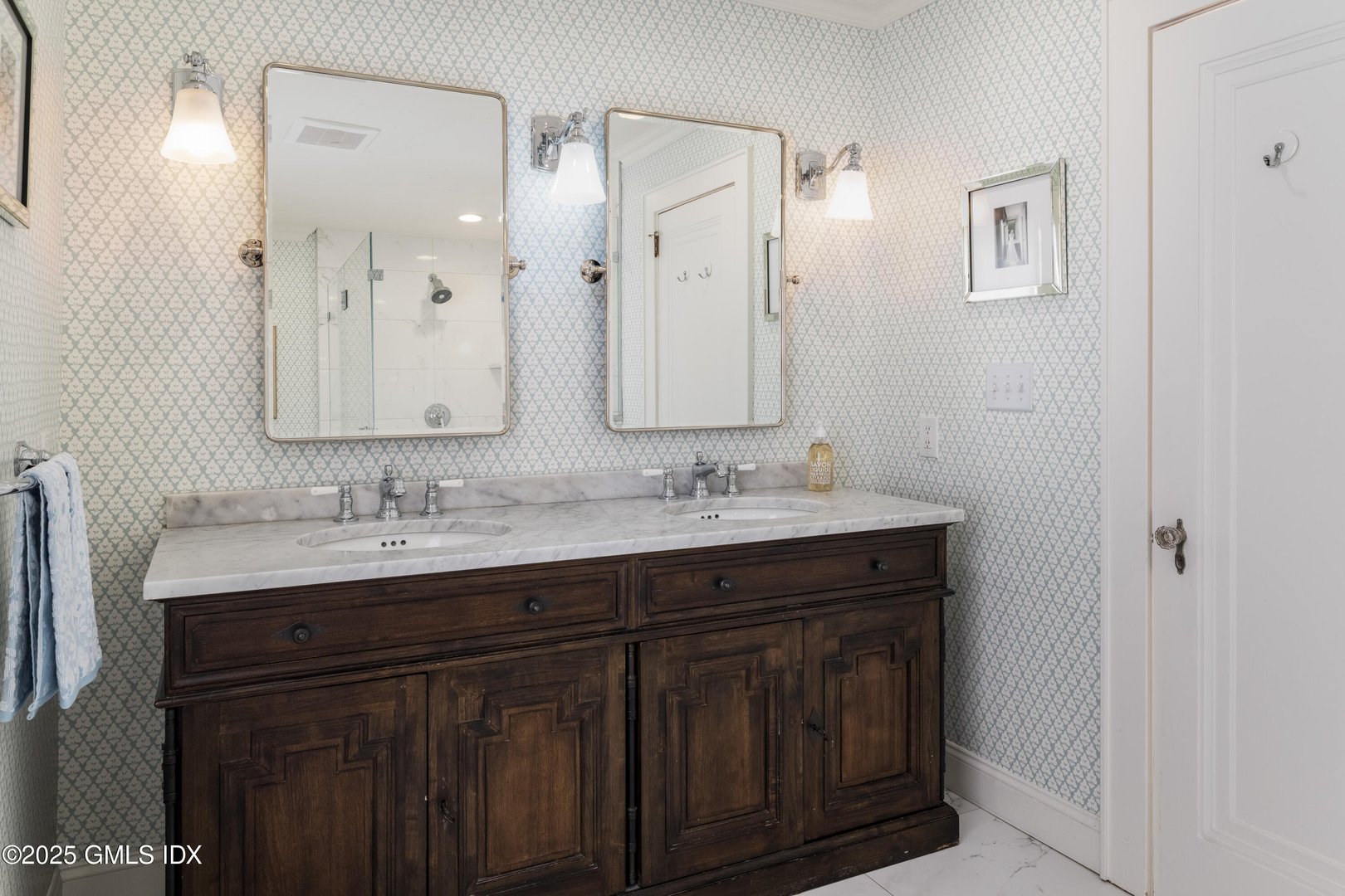 227 Riverside Avenue Photo 14