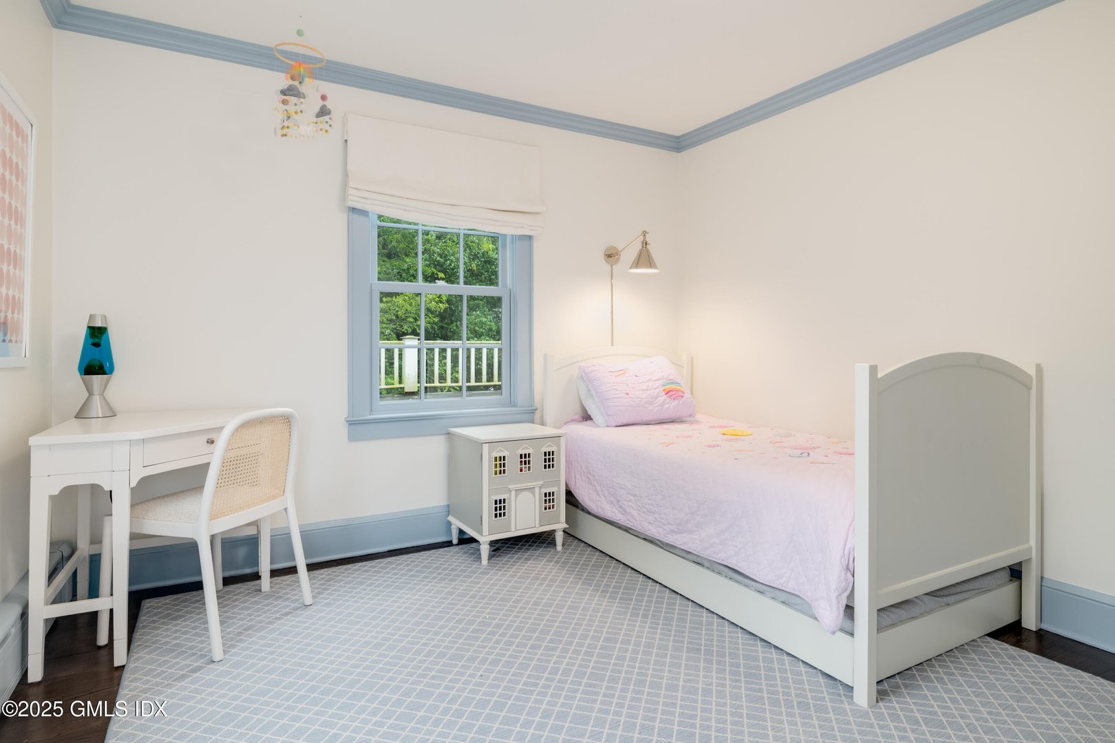 227 Riverside Avenue Photo 15