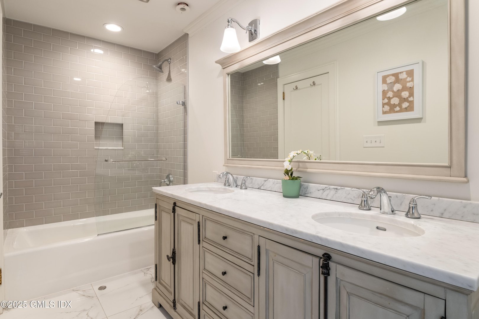 227 Riverside Avenue Photo 20