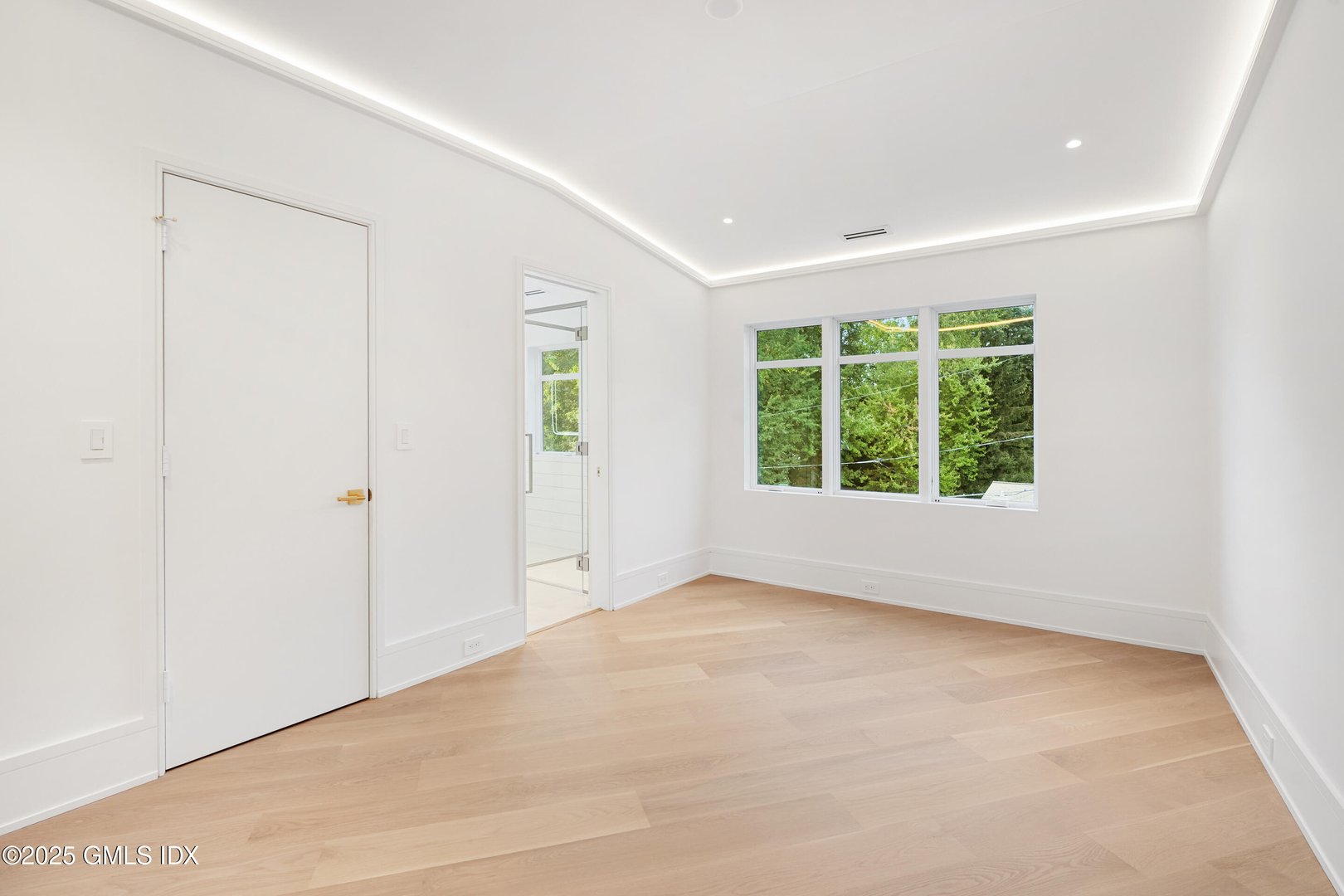 25 Dialstone Lane Photo 23