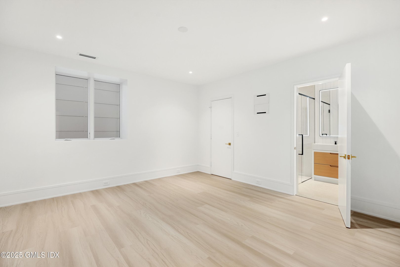 25 Dialstone Lane Photo 29