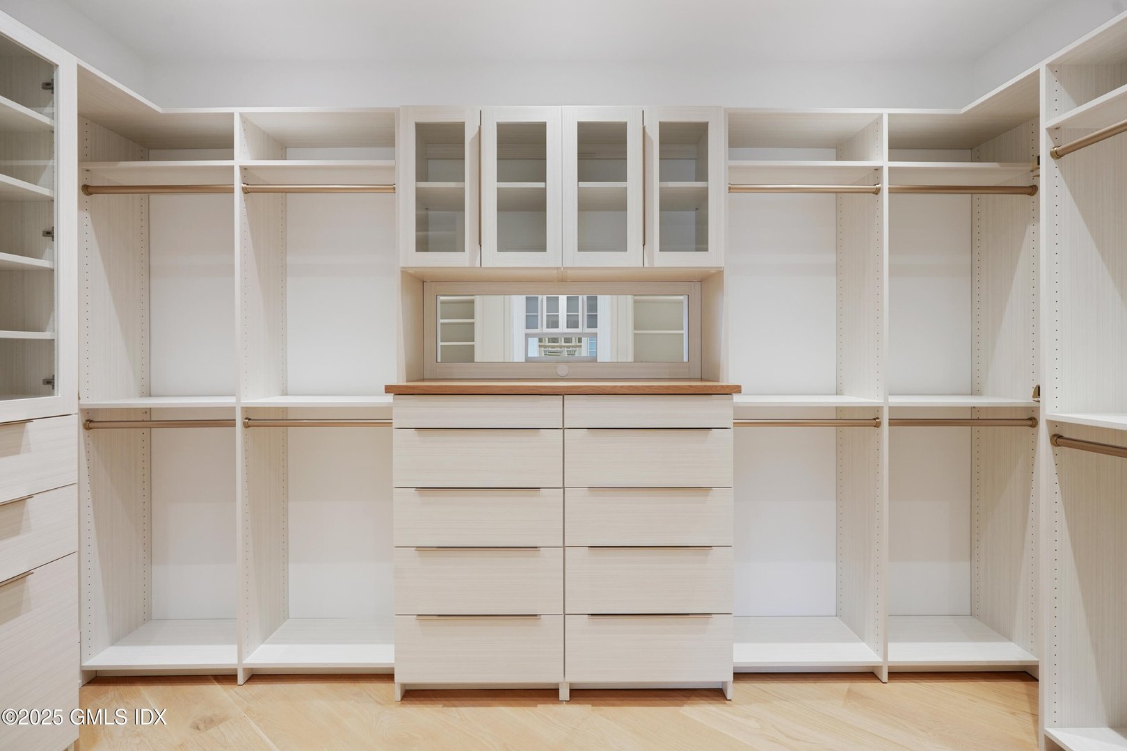 25 Dialstone Lane Photo 15