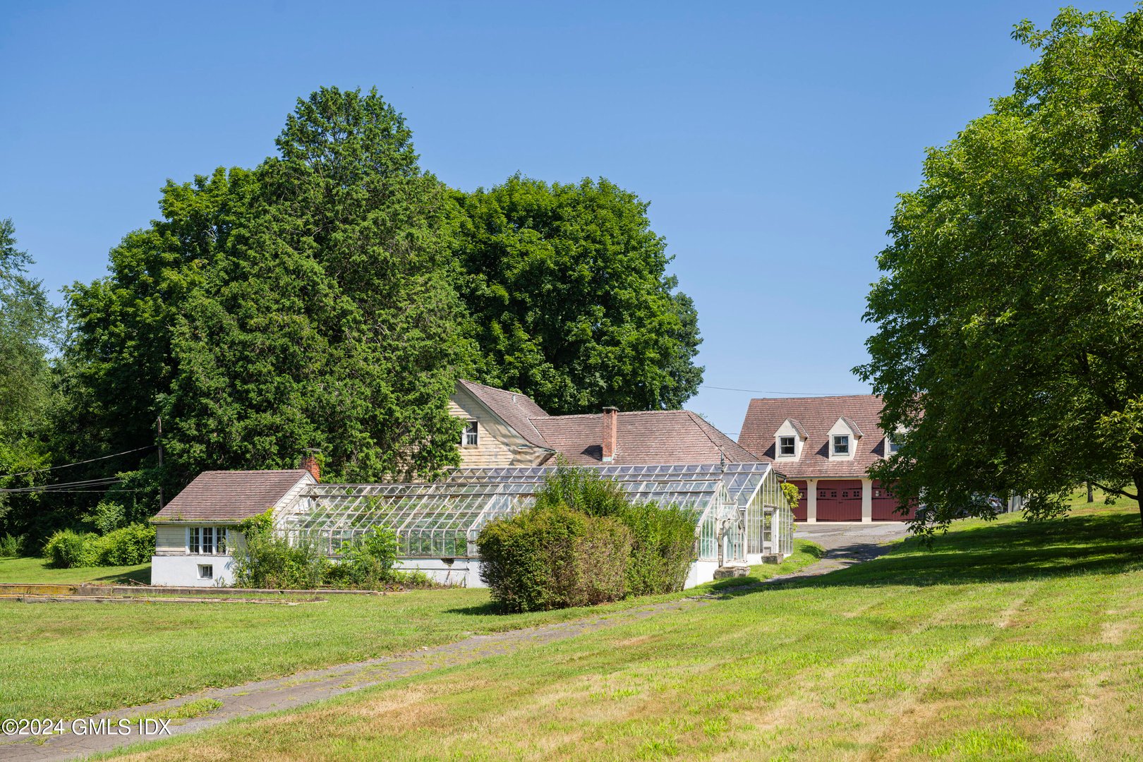 10 Cliffdale Road Photo 29