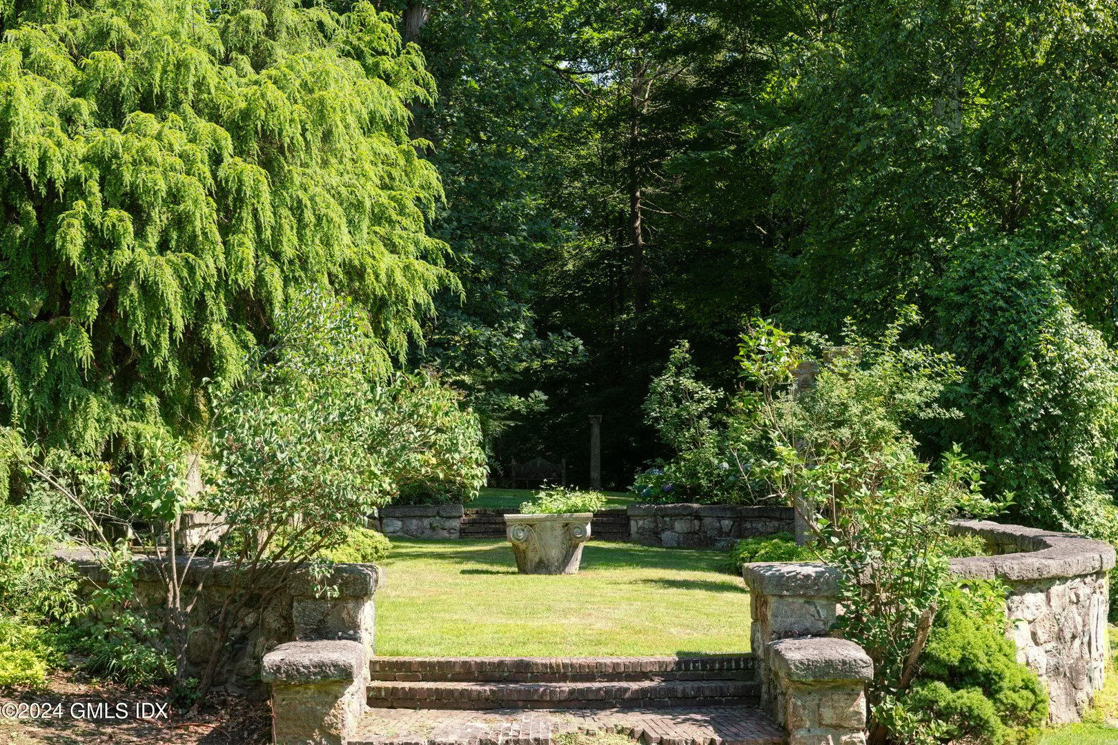 10 Cliffdale Road Photo 26