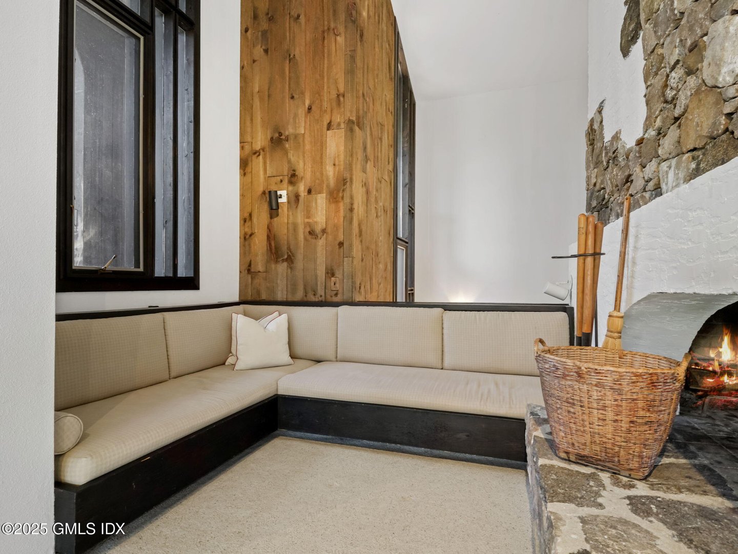 484 Cognewaugh Road Photo 7