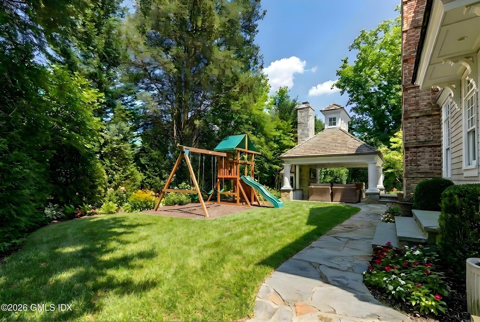 247 Riverside Avenue Photo 39