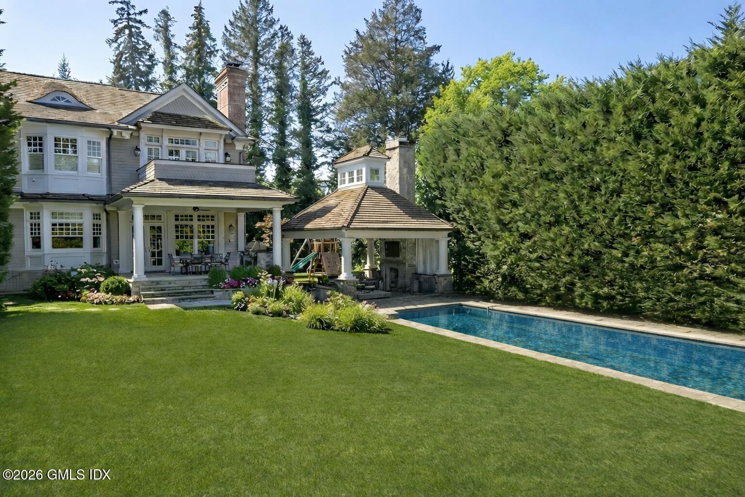 247 Riverside Avenue Photo 2