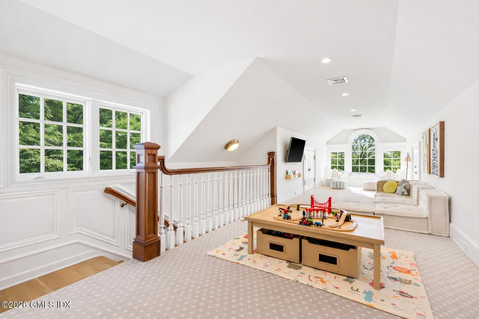 247 Riverside Avenue Photo 28