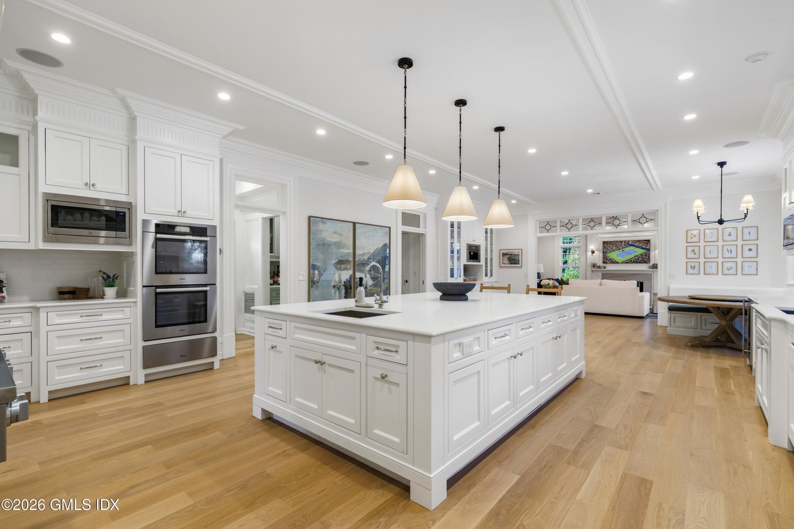 247 Riverside Avenue Photo 10