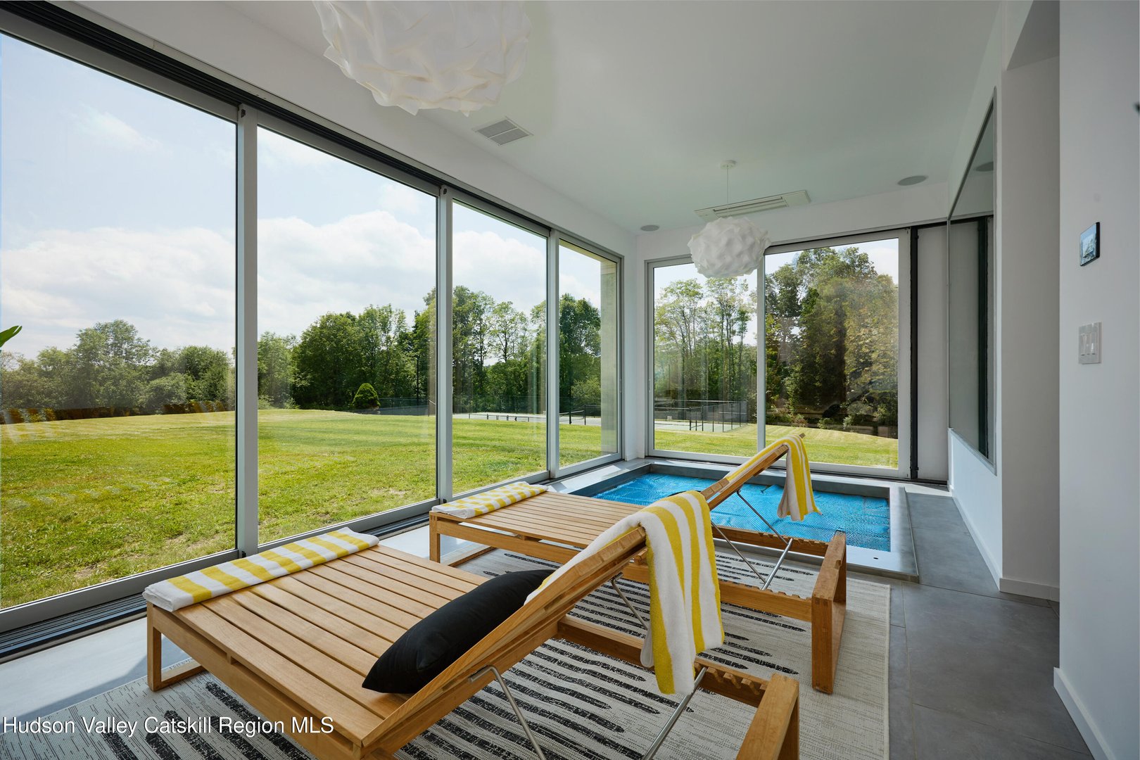 33 Ford Road Photo 15