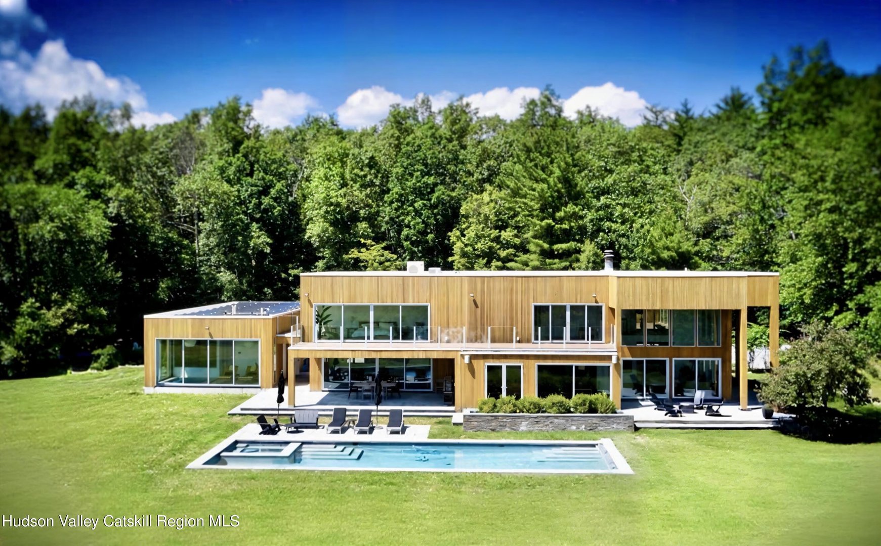 33 Ford Road Photo 34