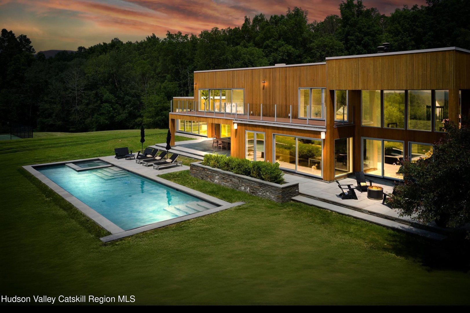 33 Ford Road Photo 38