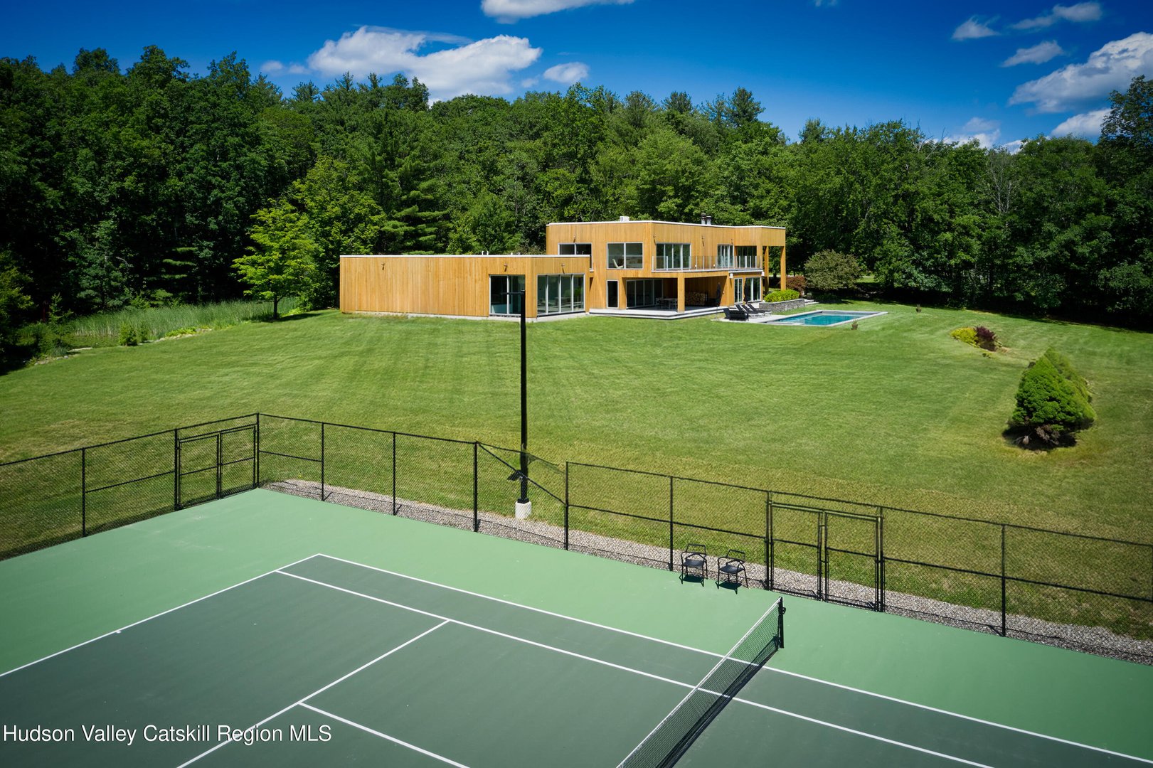 33 Ford Road Photo 17