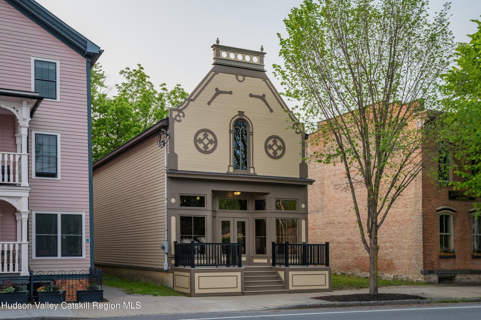 6 Broad Street Photo 2