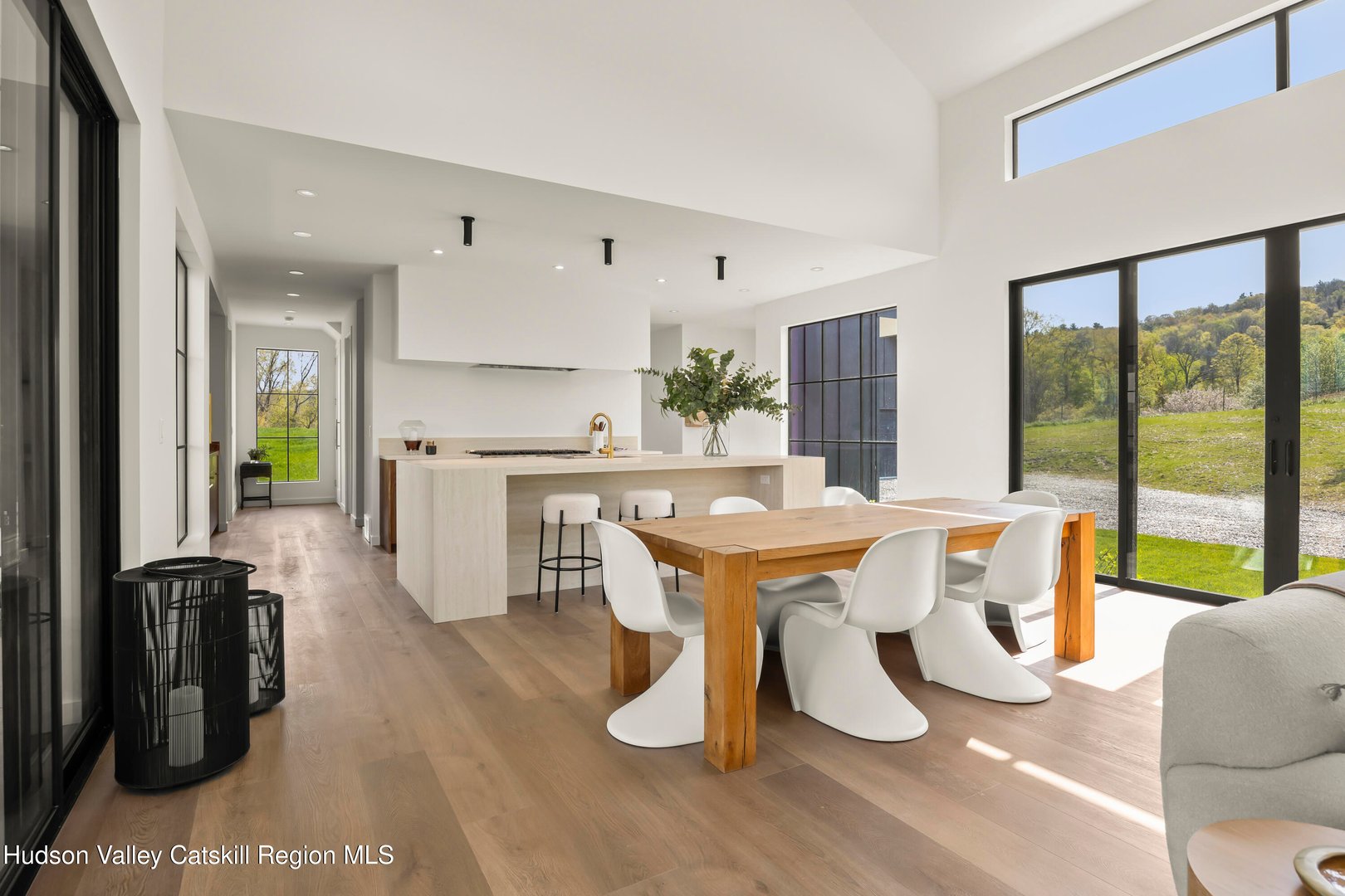 110 Mansfield Road Photo 16
