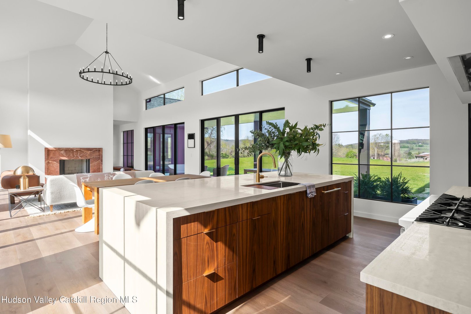 110 Mansfield Road Photo 18