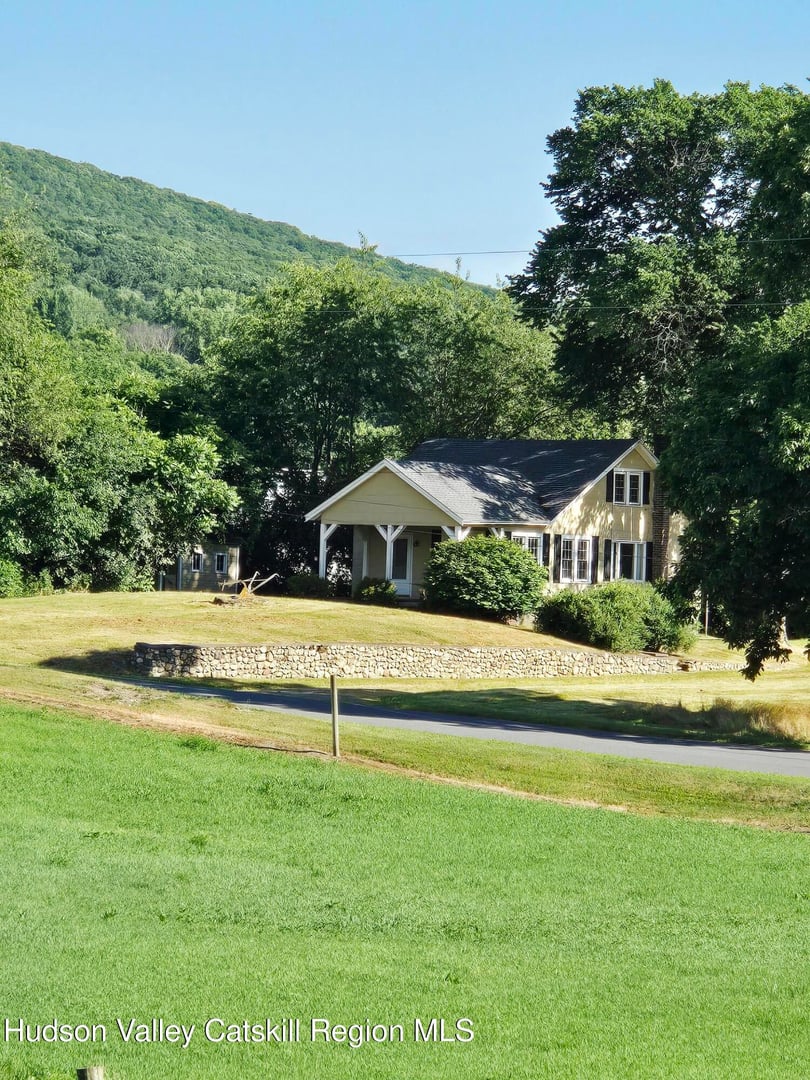 479 North Mountain Road Photo 1