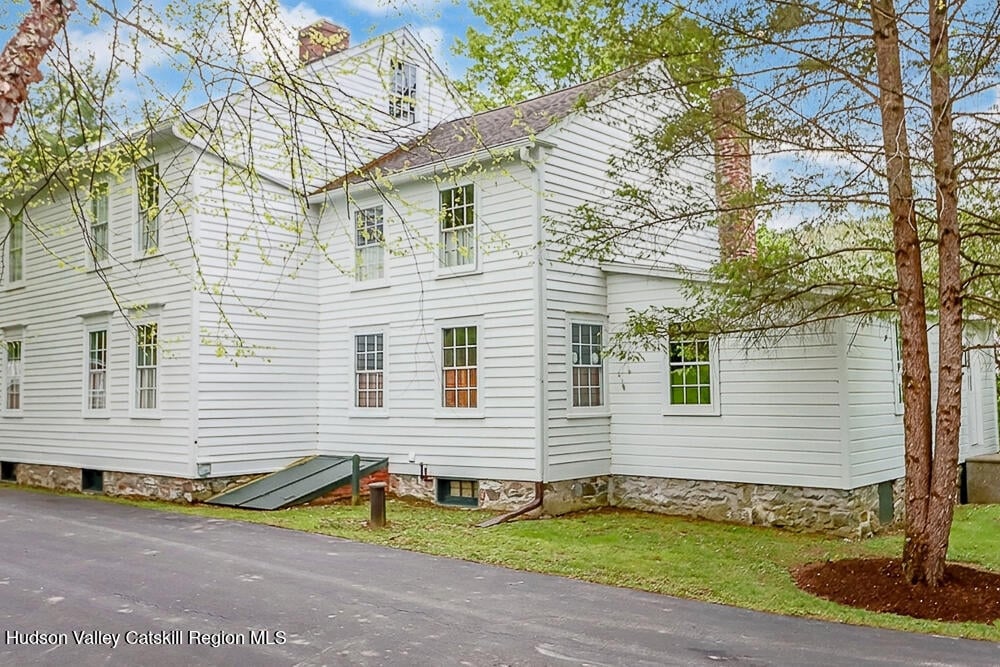 13 Elm Street Photo 4