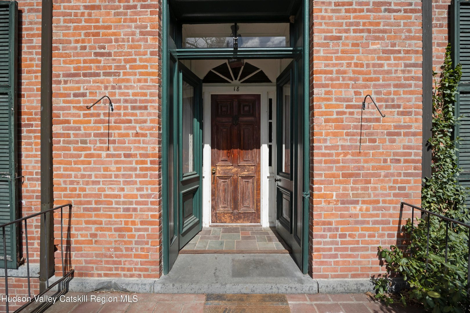 18 Broad Street Photo 7