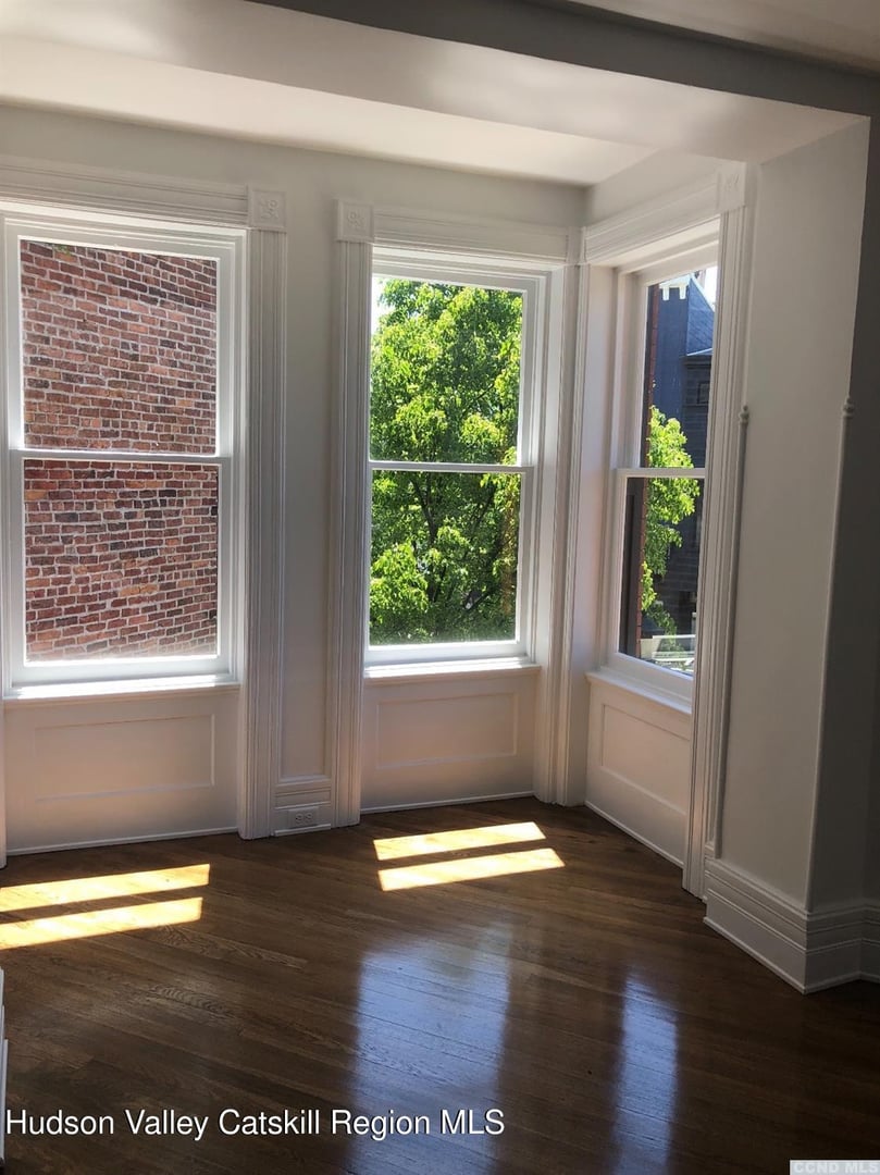 420 Warren Street Photo 15