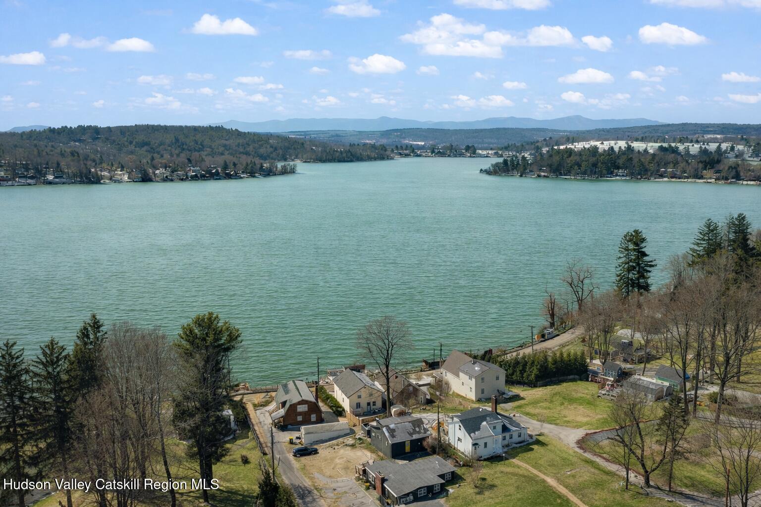 407 Lakeview Road Photo 2