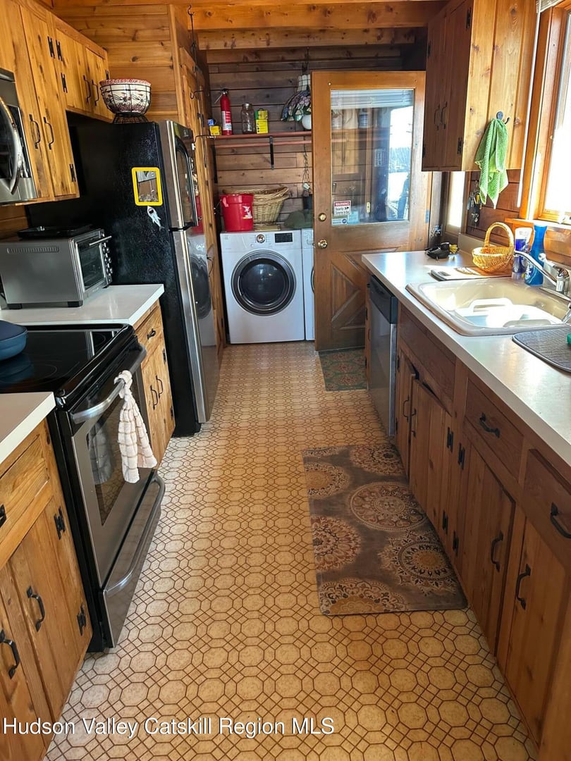 407 Lakeview Road Photo 24