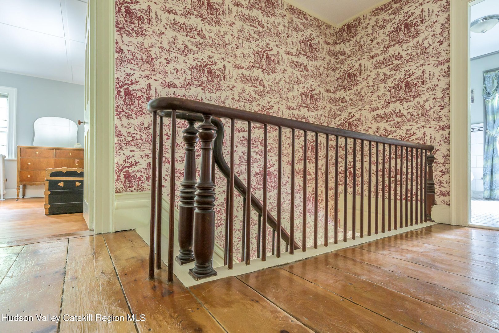 24 Albany Avenue Photo 33