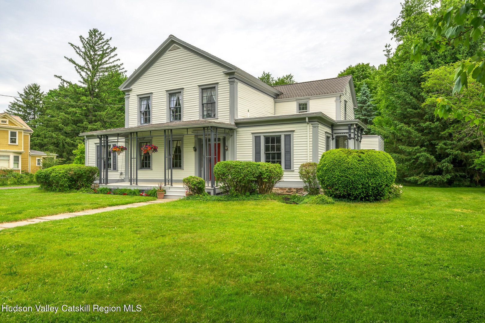 24 Albany Avenue Photo 51