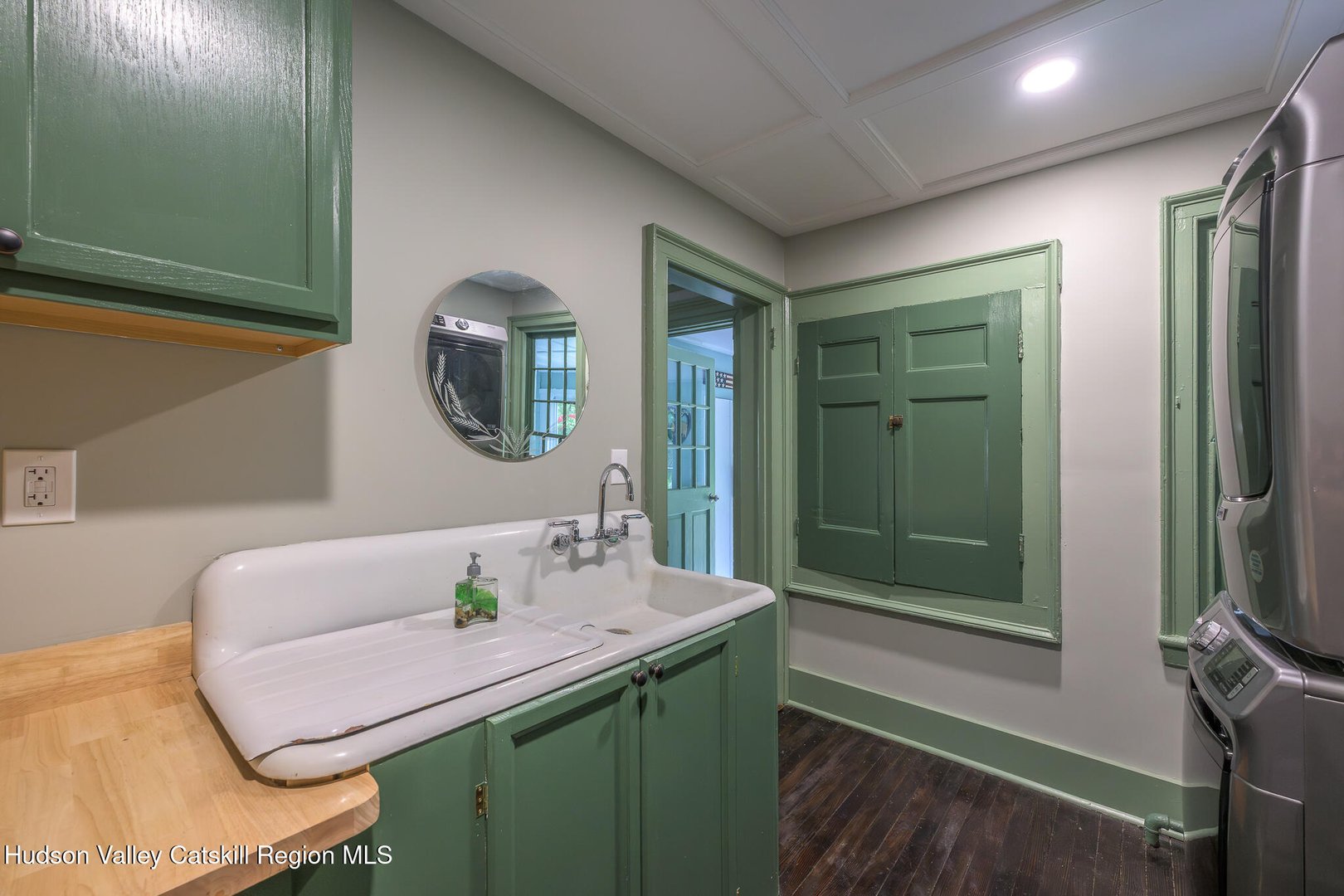 24 Albany Avenue Photo 18