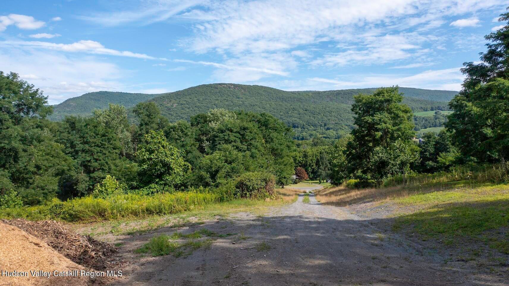 8025 Route 22 Stop 84 Photo 8