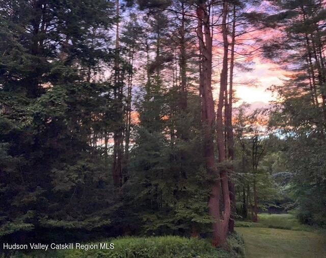 186 W Hand Hill Road Photo 32