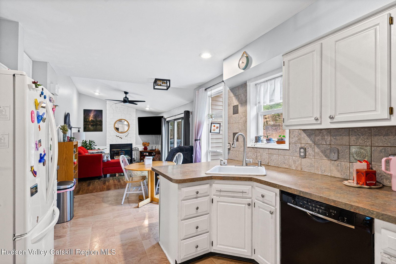 186 W Hand Hill Road Photo 8