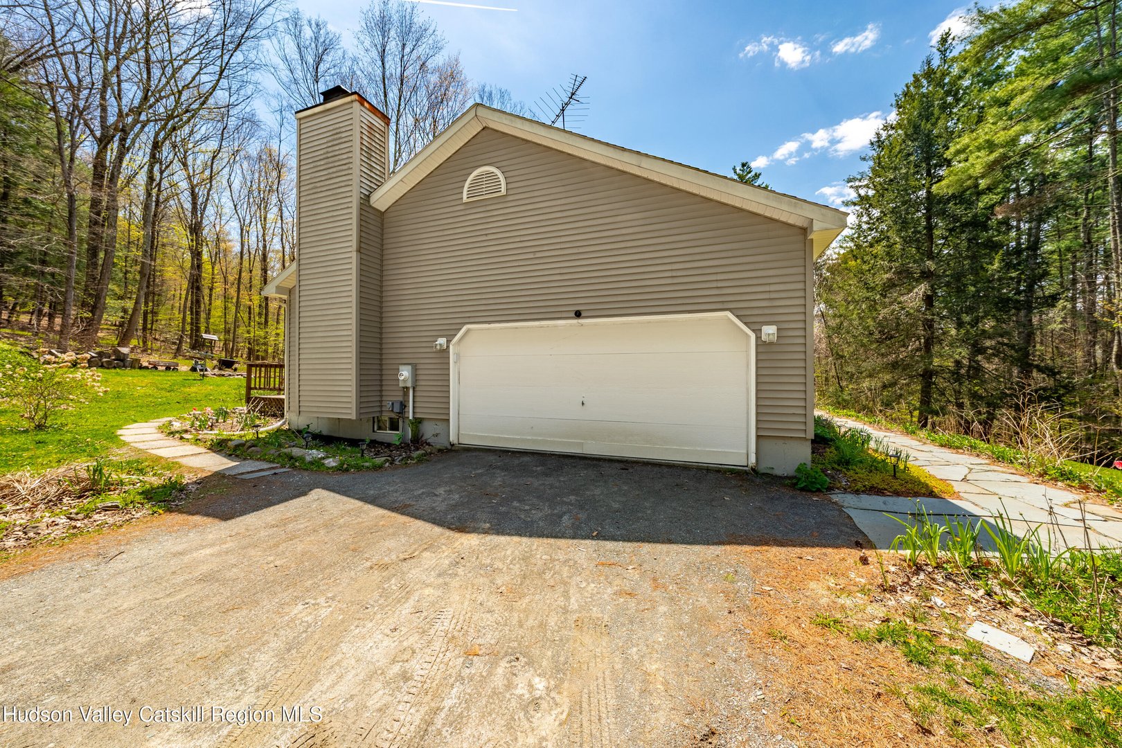 186 W Hand Hill Road Photo 9