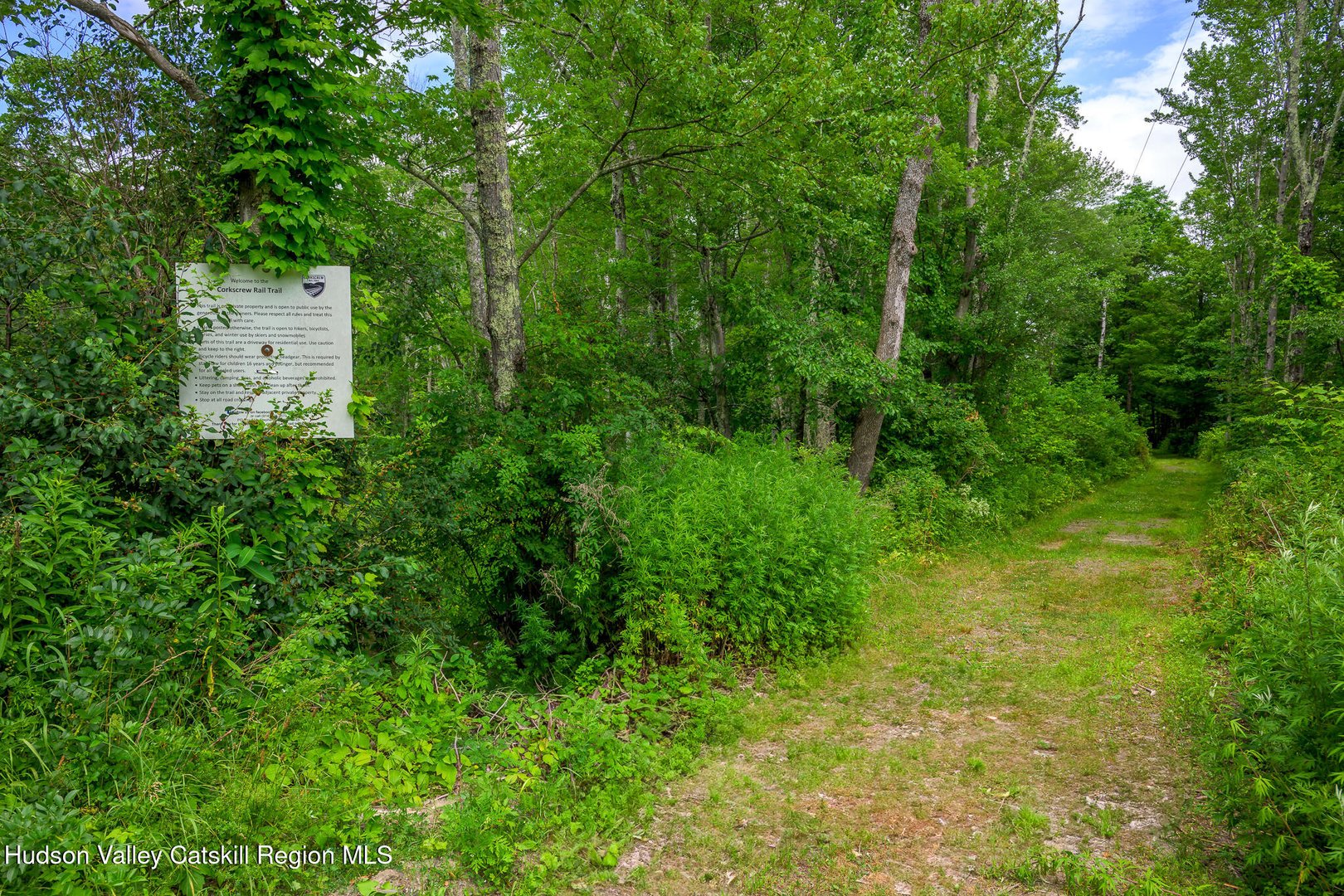 19 Lovers Lane Photo 12